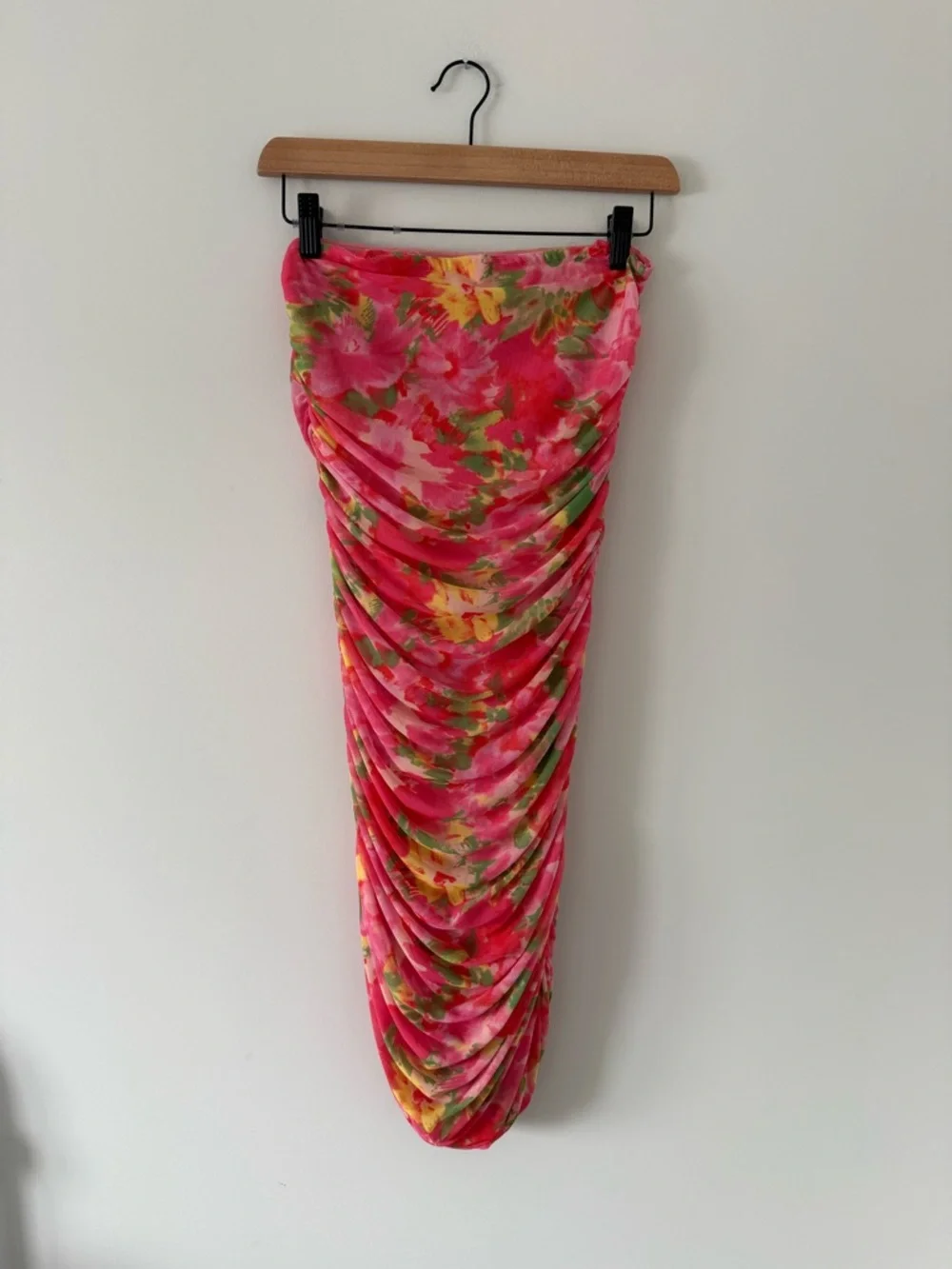 NWT ONLY Pink Floral Ruched Mesh Strapless Dress (size medium) - Picture 5 of 8